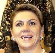 cospedal_con_mantilla